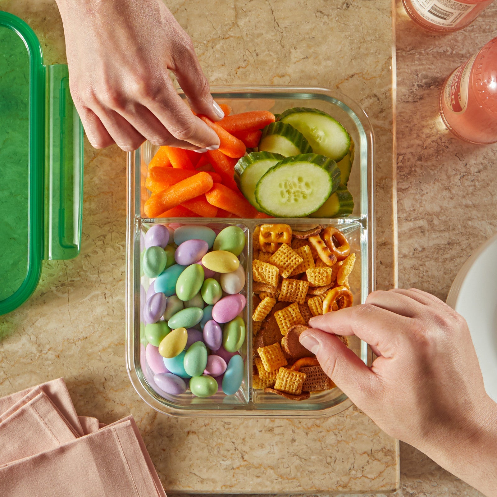 Pyrex® MealBox™ 5.5-cup Divided Glass Food Storage Container with Green Lid - Image 3